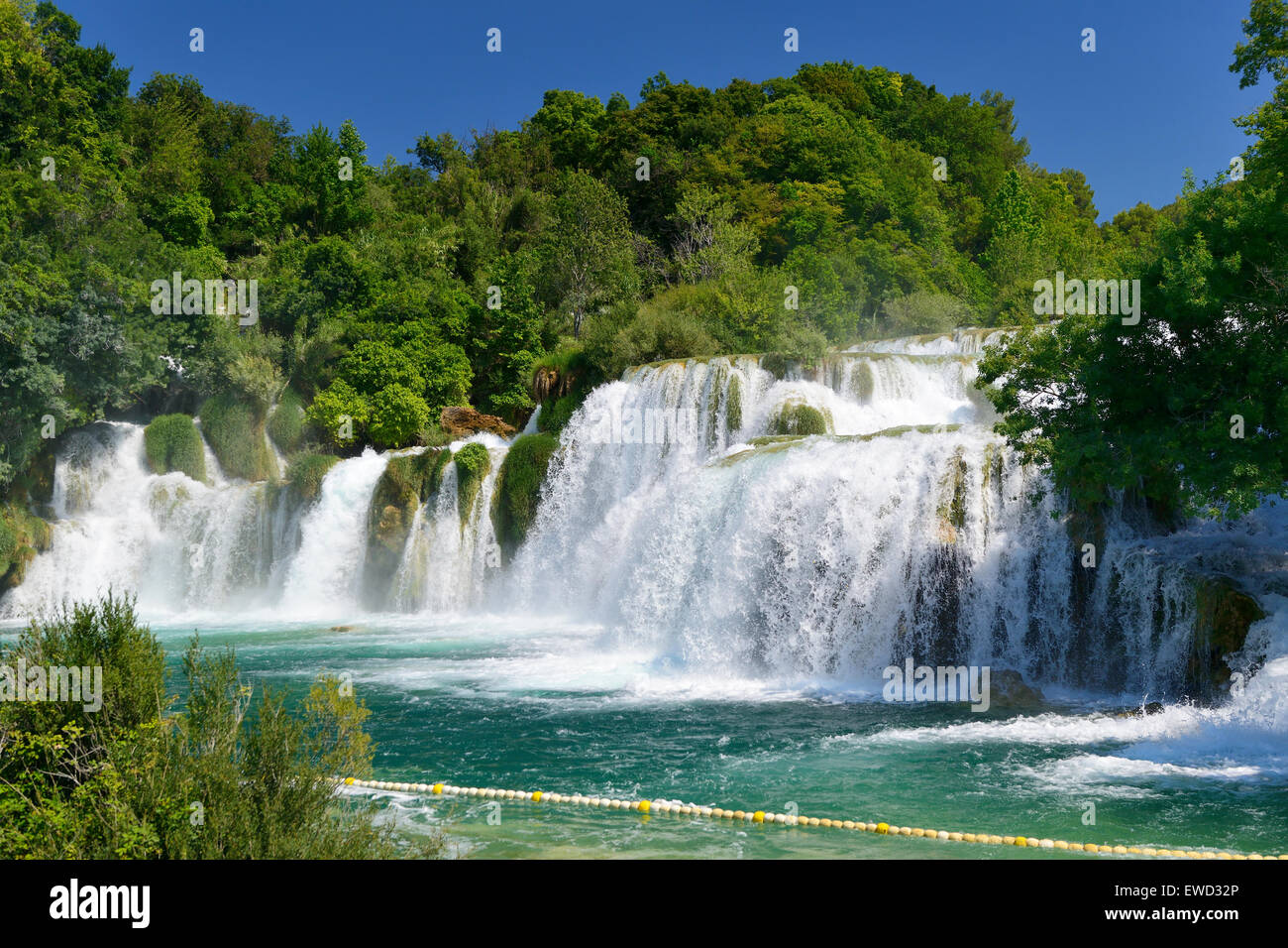 Cascades de Skradinski Buk dans le Parc National de Krka sur la côte dalmate de la Croatie Banque D'Images