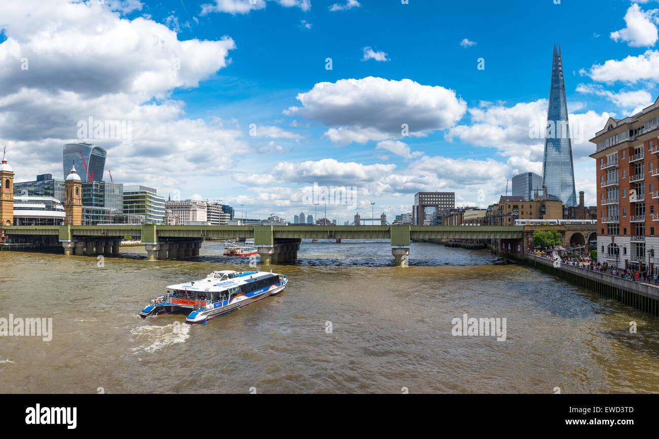 Cannon Street Railway Bridge et le Shard, London Banque D'Images