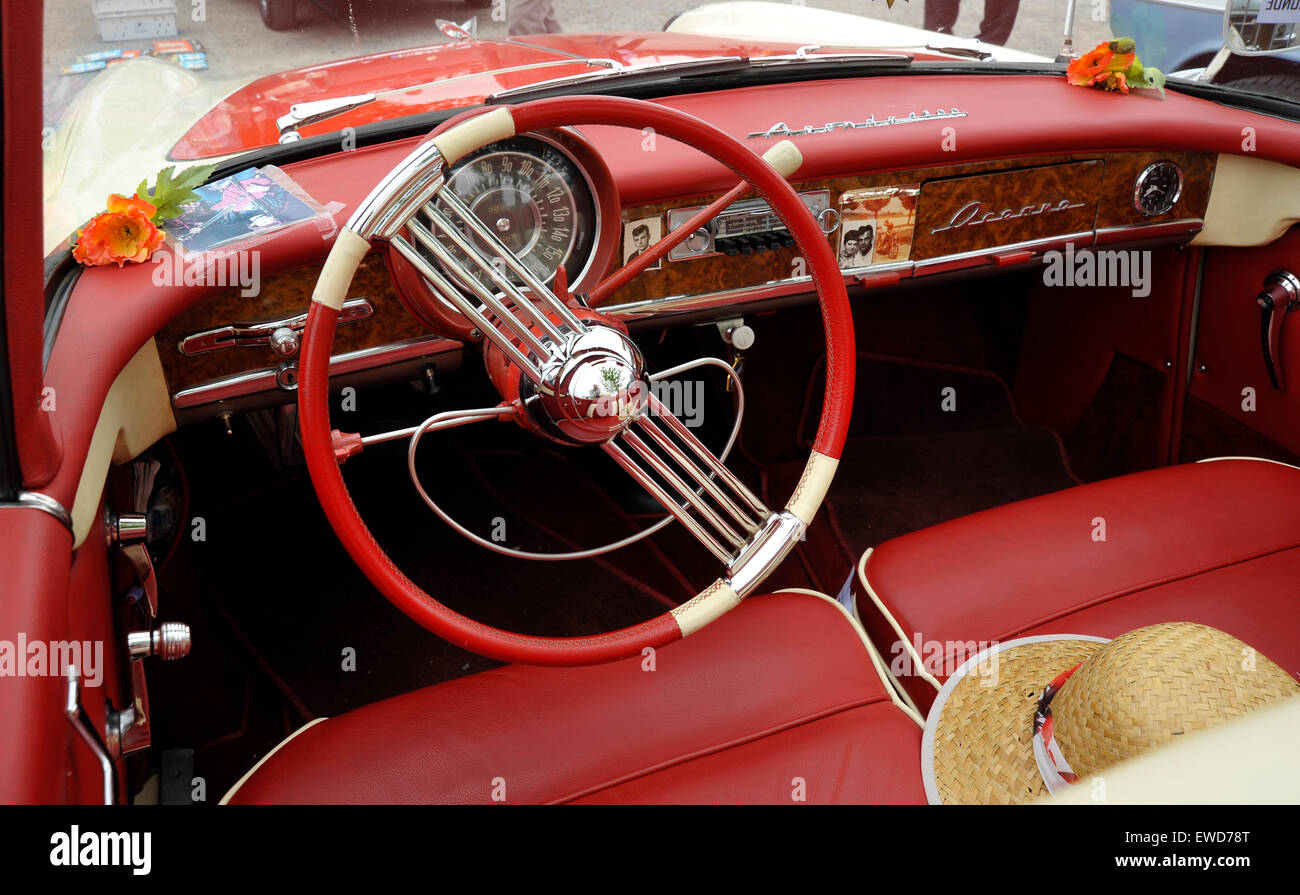 Simca Aronde cabriolet voiture française classique Banque D'Images