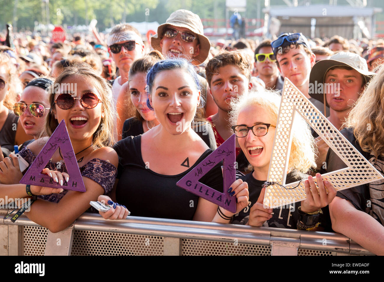 Dover, Deleware, USA. 21 Juin, 2015. Fans s'énerver pour la performance de la Bastille au Firefly Music Festival à Dover, Delaware © Daniel DeSlover/ZUMA/Alamy Fil Live News Banque D'Images