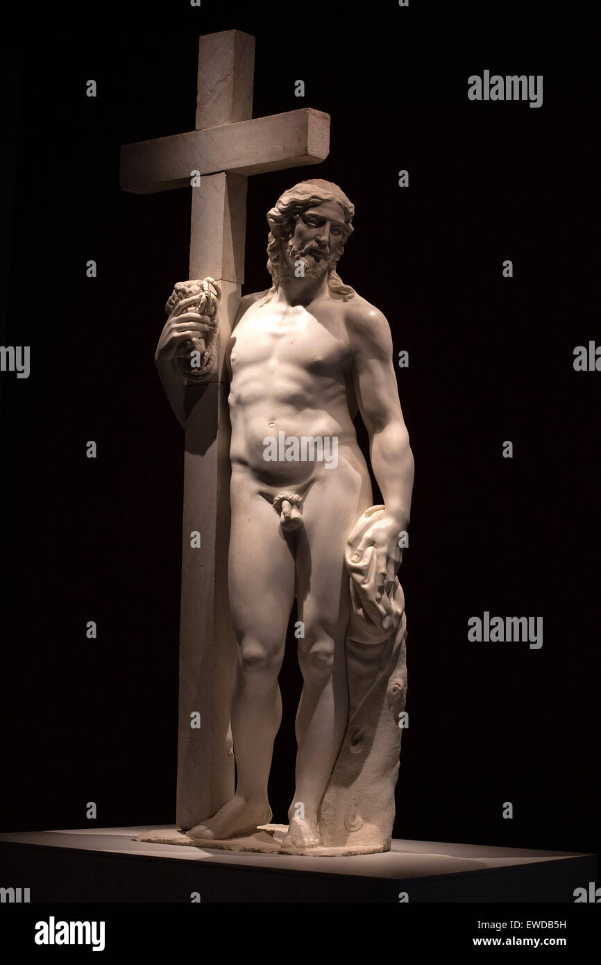 La ville de Mexico, le 23 juin. 27 Sep, 2015. La sculpture Cristo Portacroce est montré lors d'une tournée pour les représentants des médias de l'exposition 'Michelangelo Buonarroti : Un artiste entre deux mondes', dans le Palais des Beaux-arts, dans la ville de Mexico, capitale du Mexique, le 23 juin 2015. L'exposition 'Michelangelo Buonarroti : Un artiste entre deux mondes' sera ouverte au public du 26 juin au 27 septembre 2015. © Alejandro Ayala/Xinhua/Alamy Live News Banque D'Images