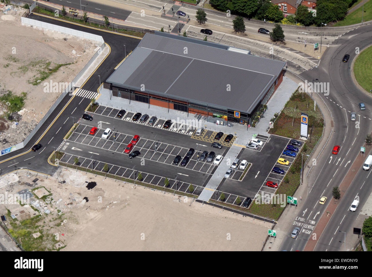 Vue aérienne d'un supermarché Aldi magasin, UK Banque D'Images