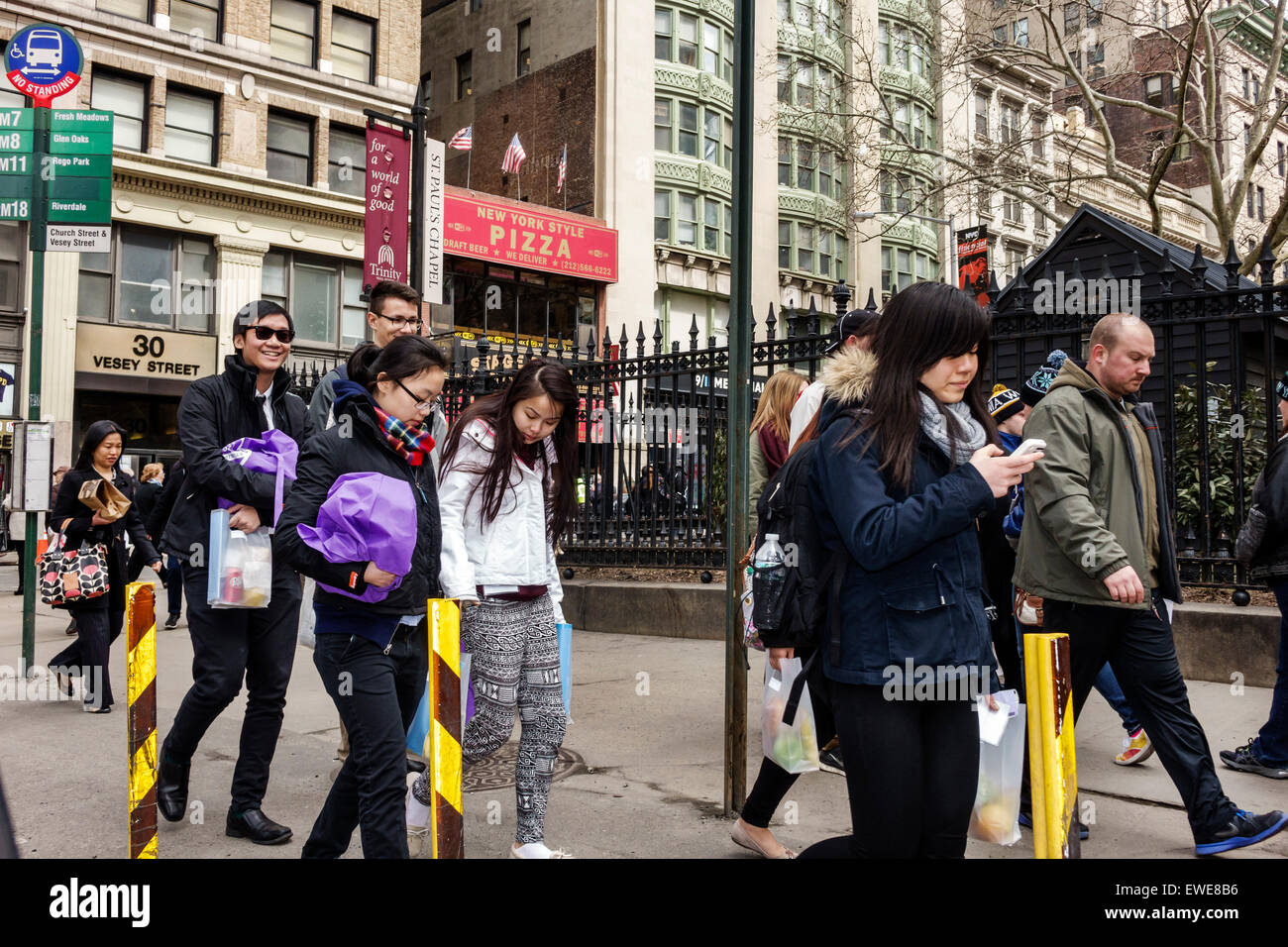 New York City, NY NYC, Northeast, Manhattan, Lower, Financial District, Church & Vesey Street, adultes femme femme femme femme, asiatique asiatique ethnie immig Banque D'Images