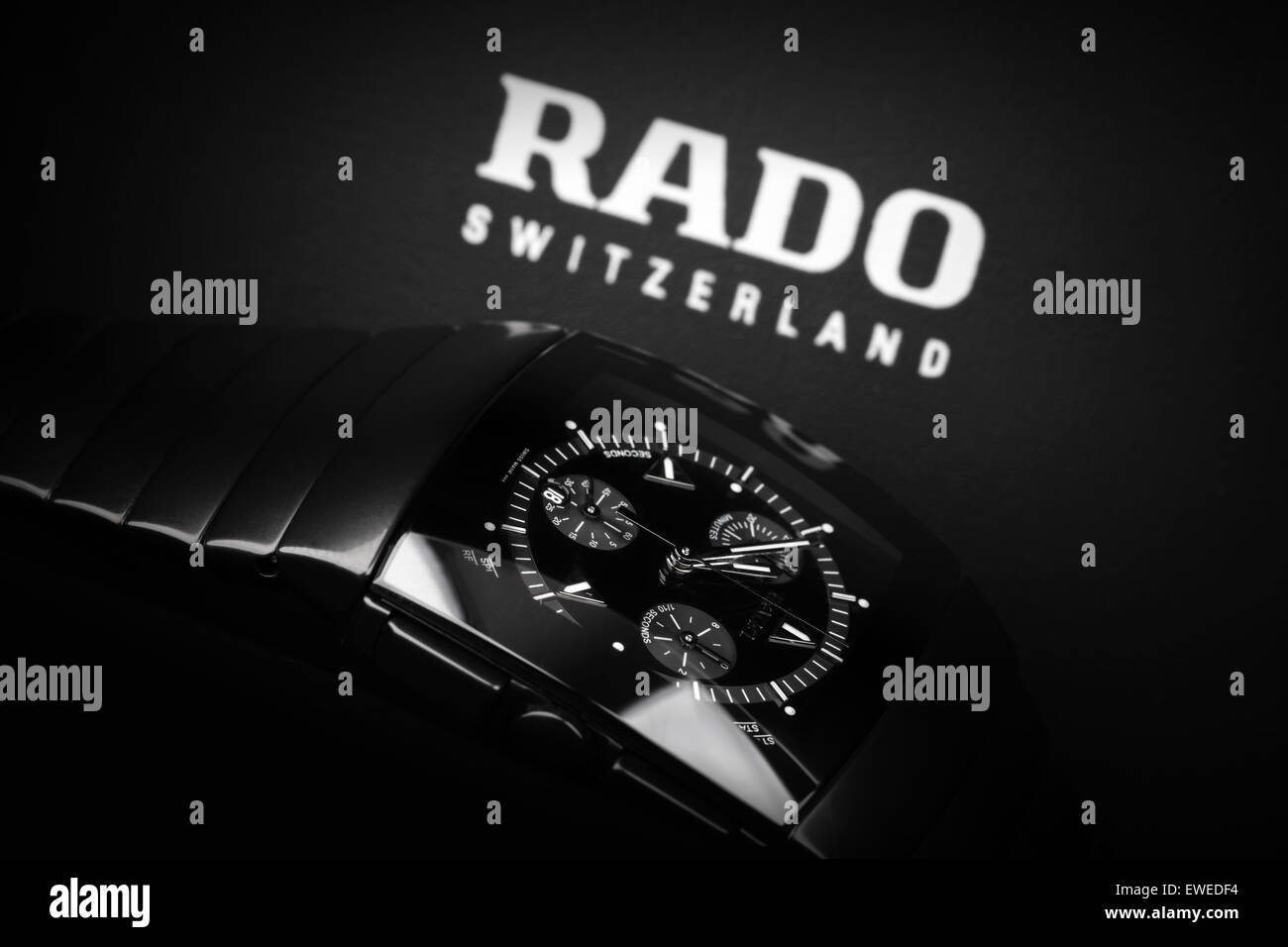 Saint-pétersbourg, Russie - le 18 juin 2015 : Rado Sintra Chrono Montre chronographe pour hommes, fait de la céramique high-tech Banque D'Images