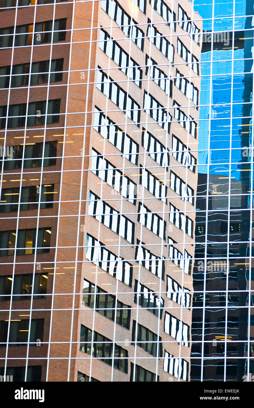 Abstract building reflections, Calgary, Alberta, Canada. Banque D'Images