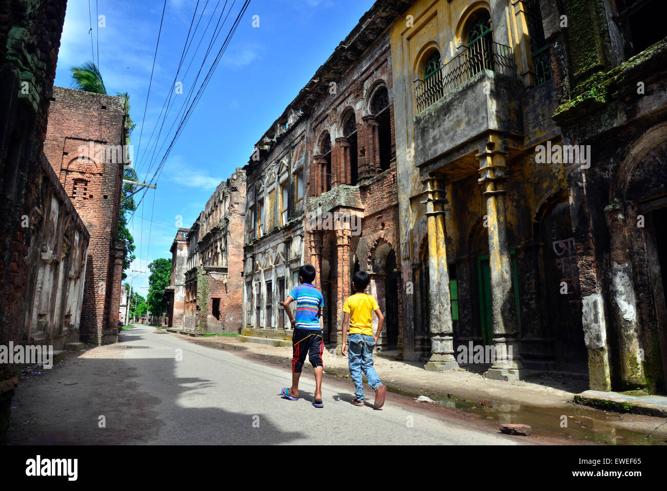 Les gens profitent dans Shonargaon Superheterodyne-regular vieille ville. Shonargaon, signifie 'gold', c'est un 19e siècle ancien centre commercial de coton. Banque D'Images