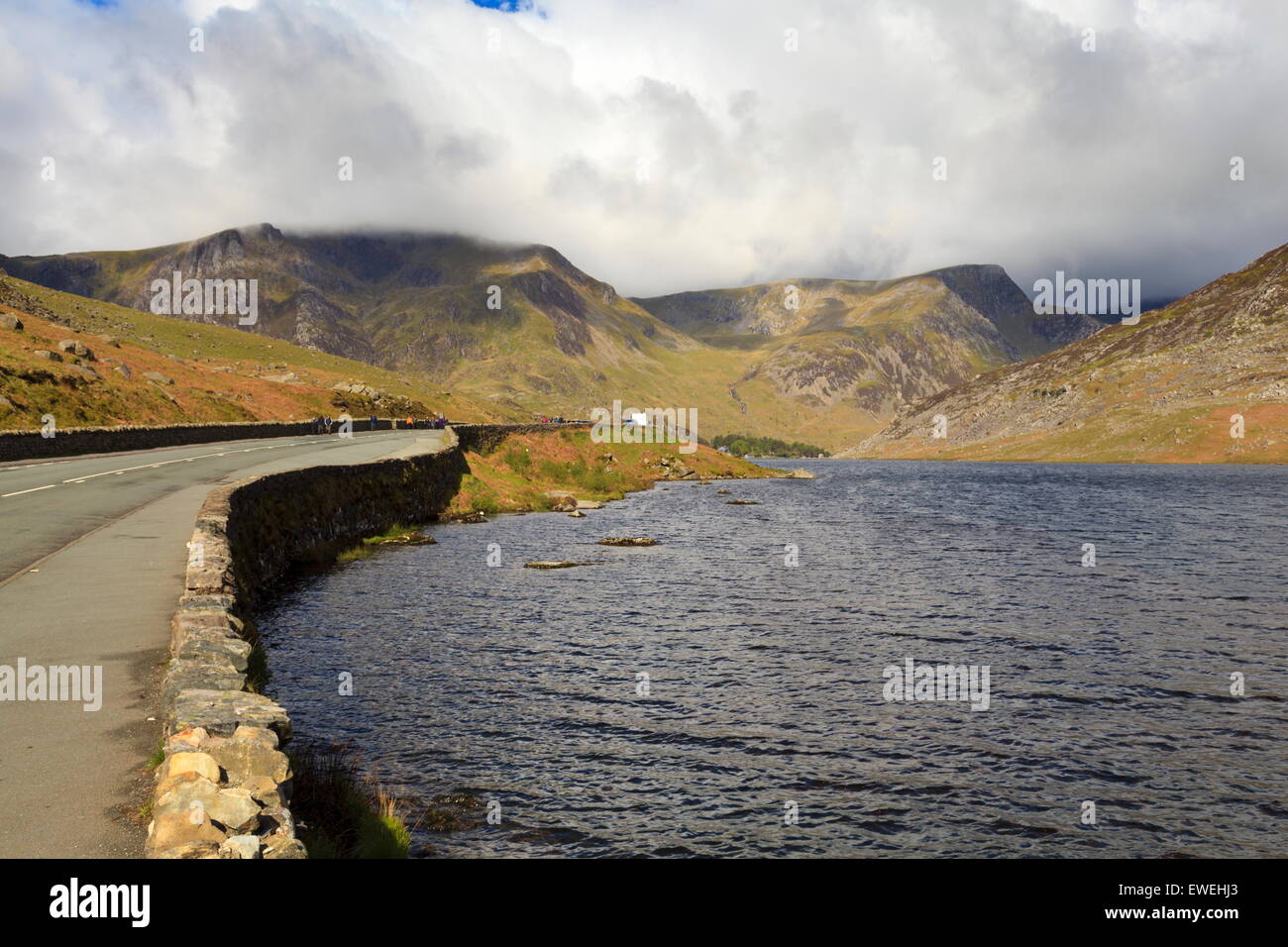 Llyn Ogwen dans la profondeur du coeur de Snowdonia Banque D'Images
