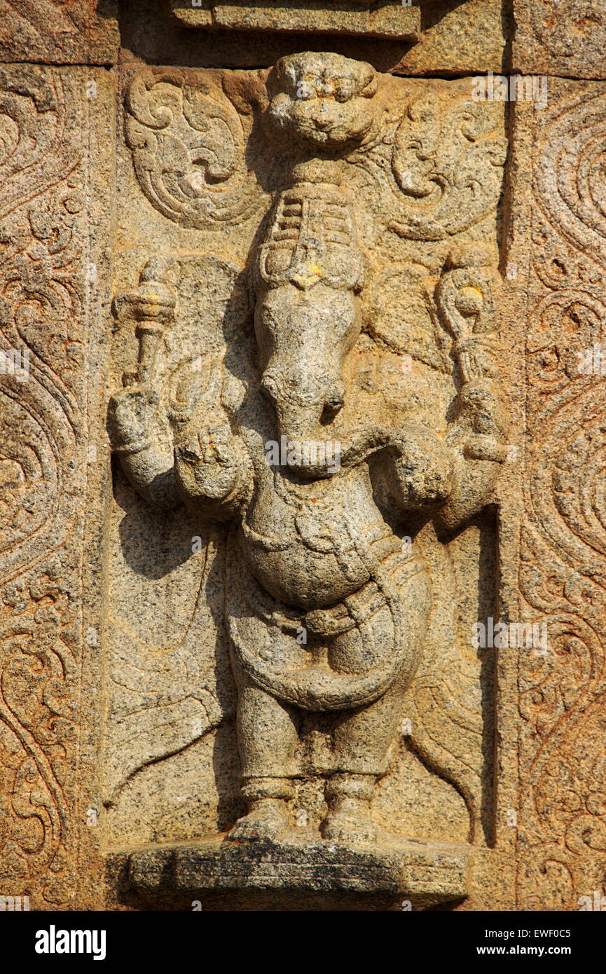 La sculpture de l'article sur mur de pierre à Ganesha Narasimha Temple à Nandi Hills près de Bangalore, Karnataka, Inde, Asie Banque D'Images