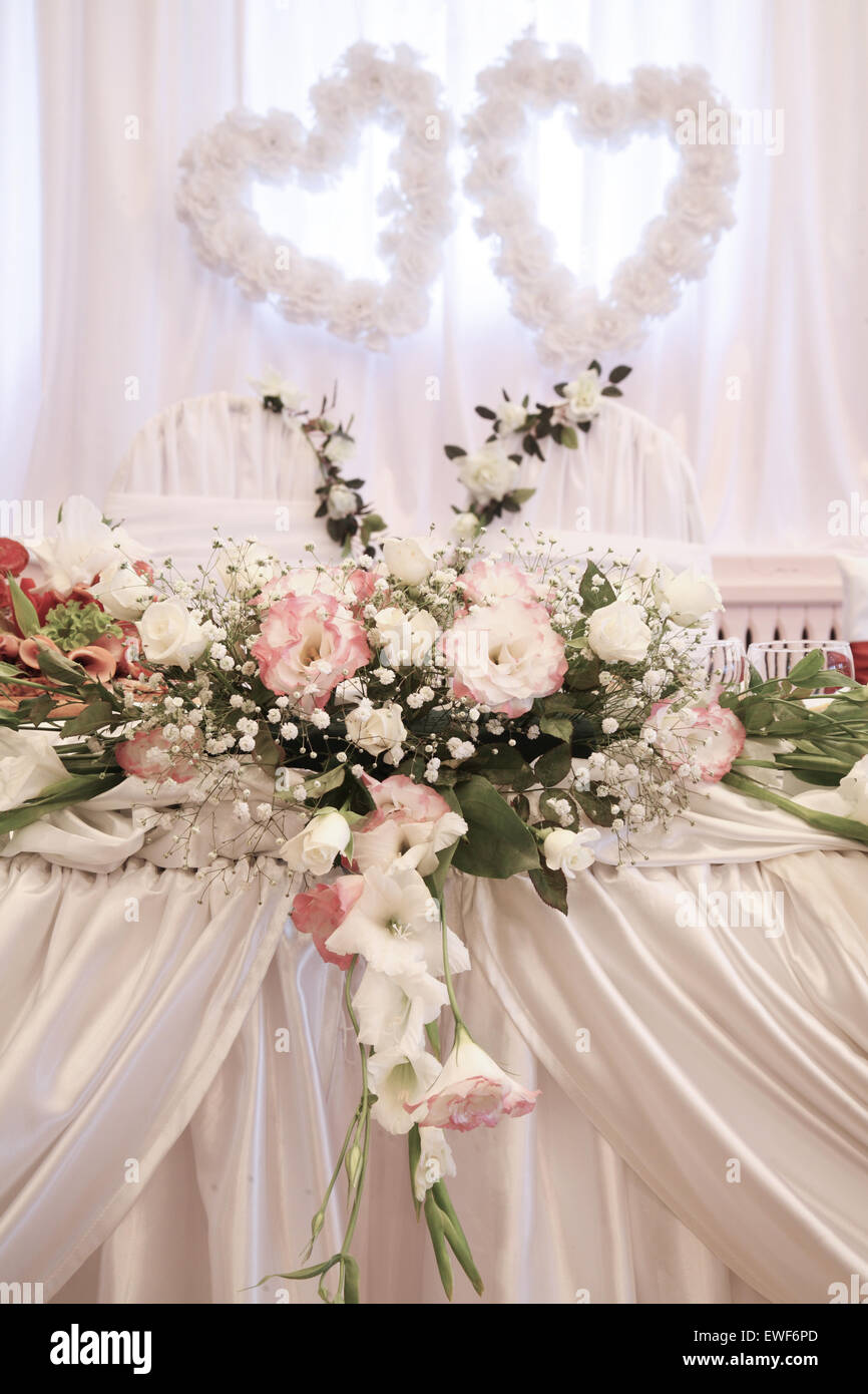 Décoration de mariage avec des fleurs fraîches Banque D'Images
