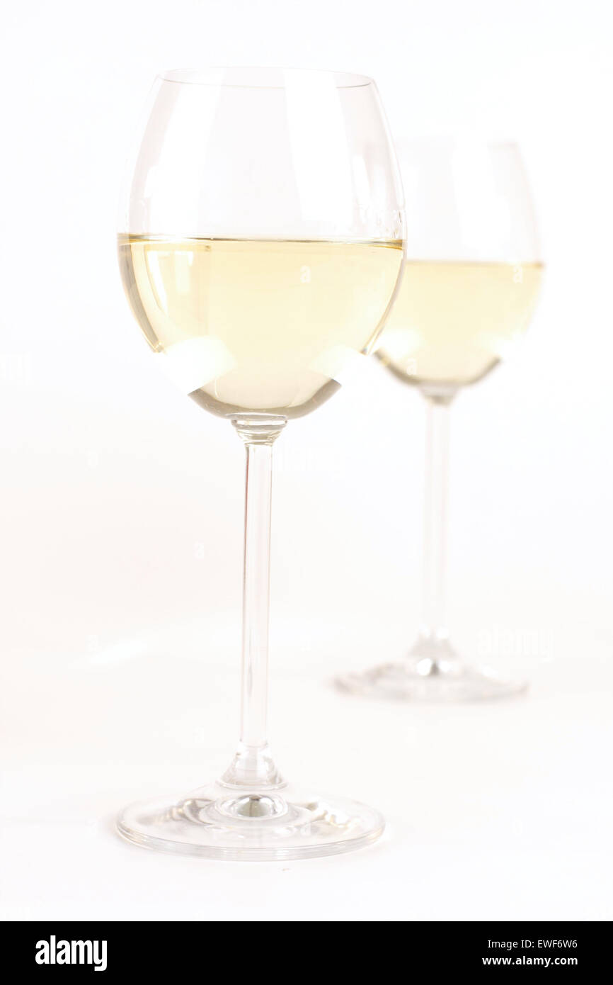 Verre de vin blanc - studio shot Banque D'Images