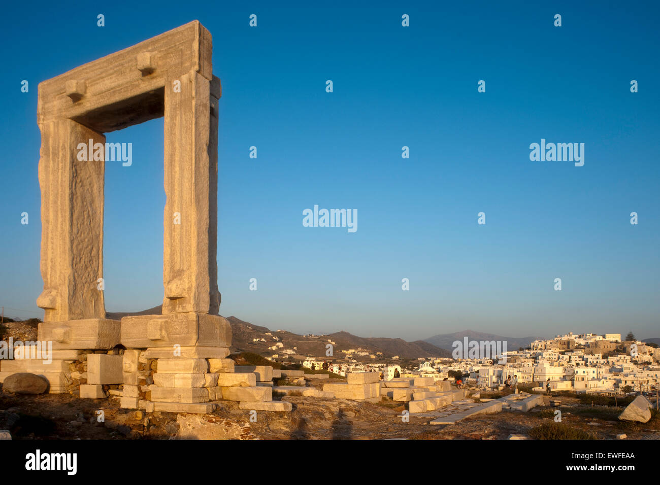 Grèce, les Cyclades, Naxos, Naxos, Naxos-Stadt von Portara sur la péninsule Sto Palati Banque D'Images