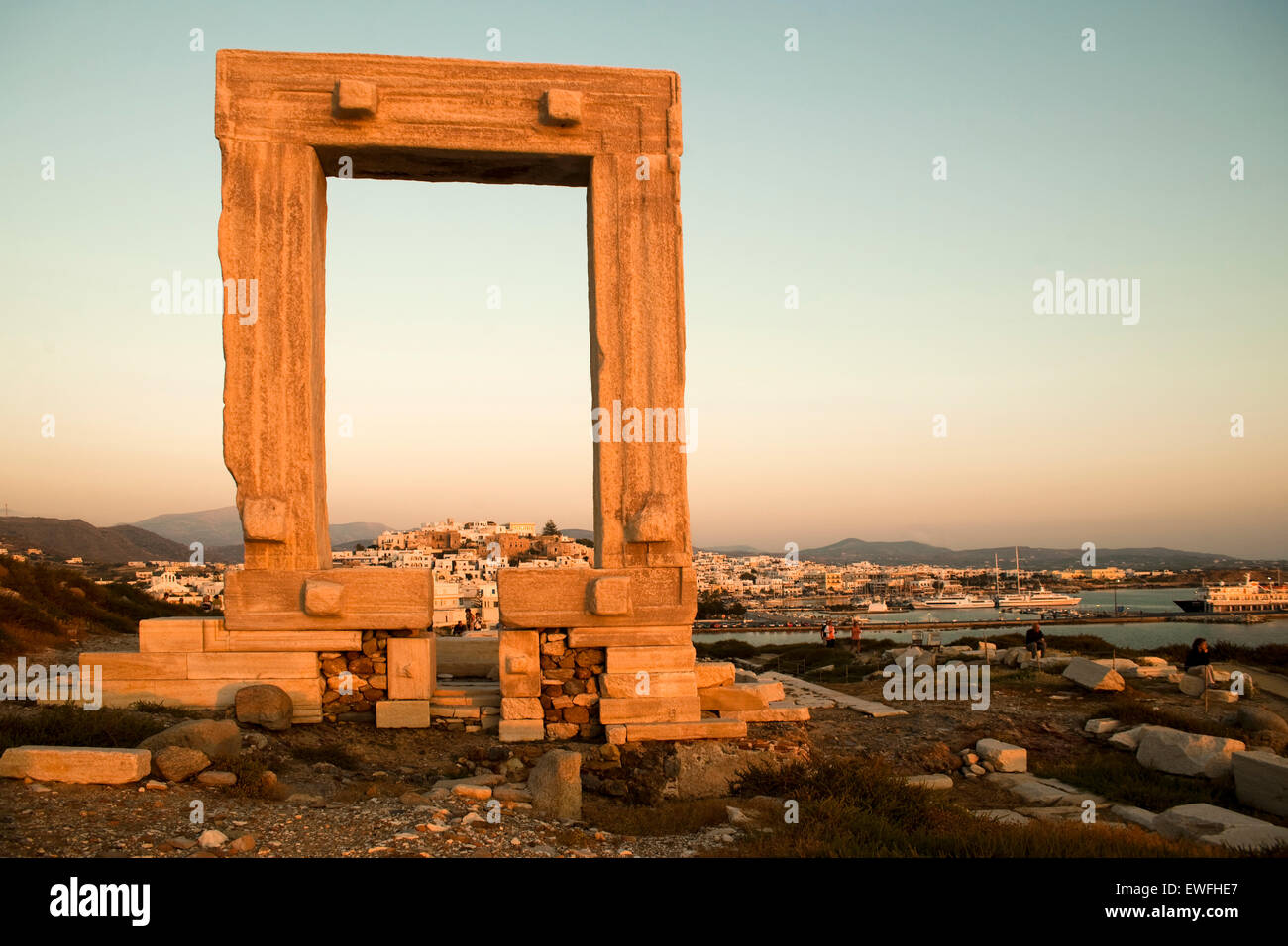 Grèce, les Cyclades, Naxos, Naxos, Naxos-Stadt von Portara sur la péninsule Sto Palati Banque D'Images