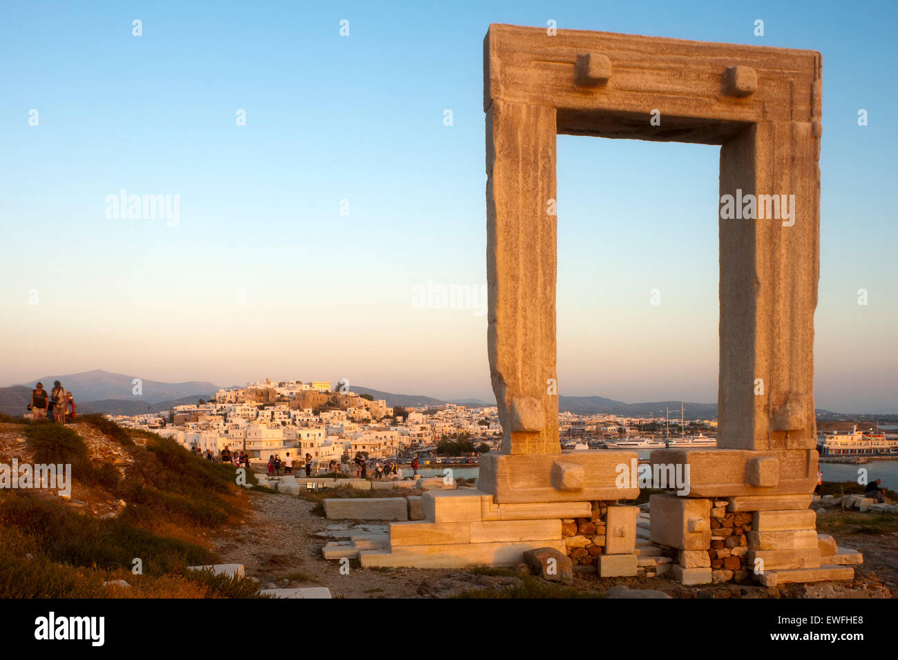 Grèce, les Cyclades, Naxos, Naxos, Naxos-Stadt von Portara sur la péninsule Sto Palati Banque D'Images