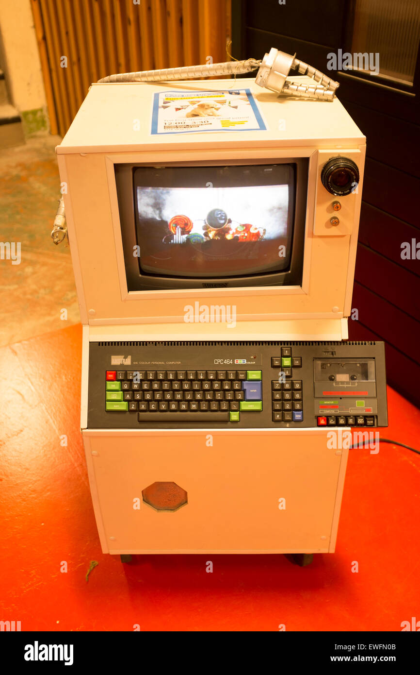 Vintage Amstrad CPC464 Ordinateur personnel Couleur Banque D'Images