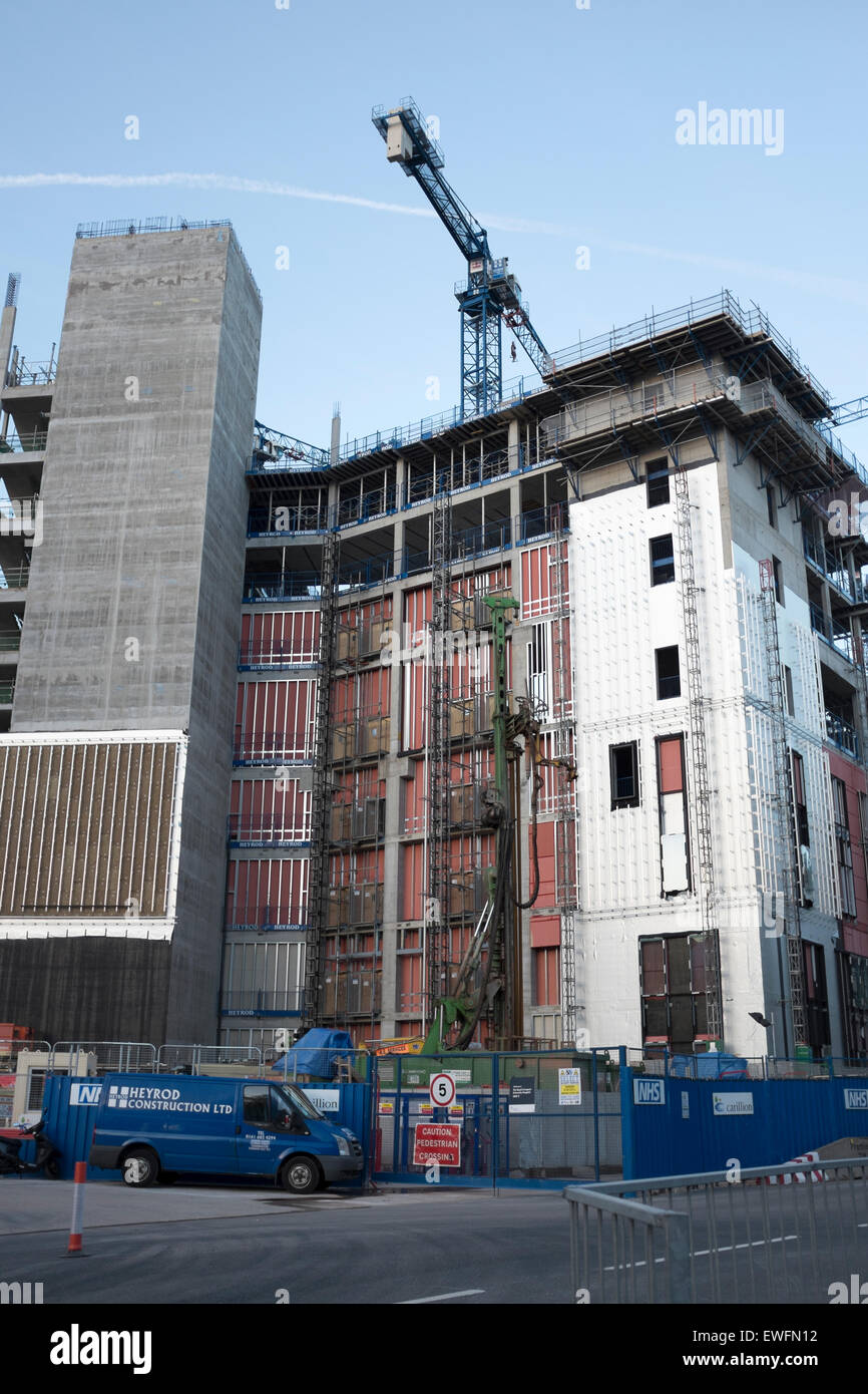 Grande ville en construction en construction de l'Hôpital Royal Liverpool Hospital Banque D'Images