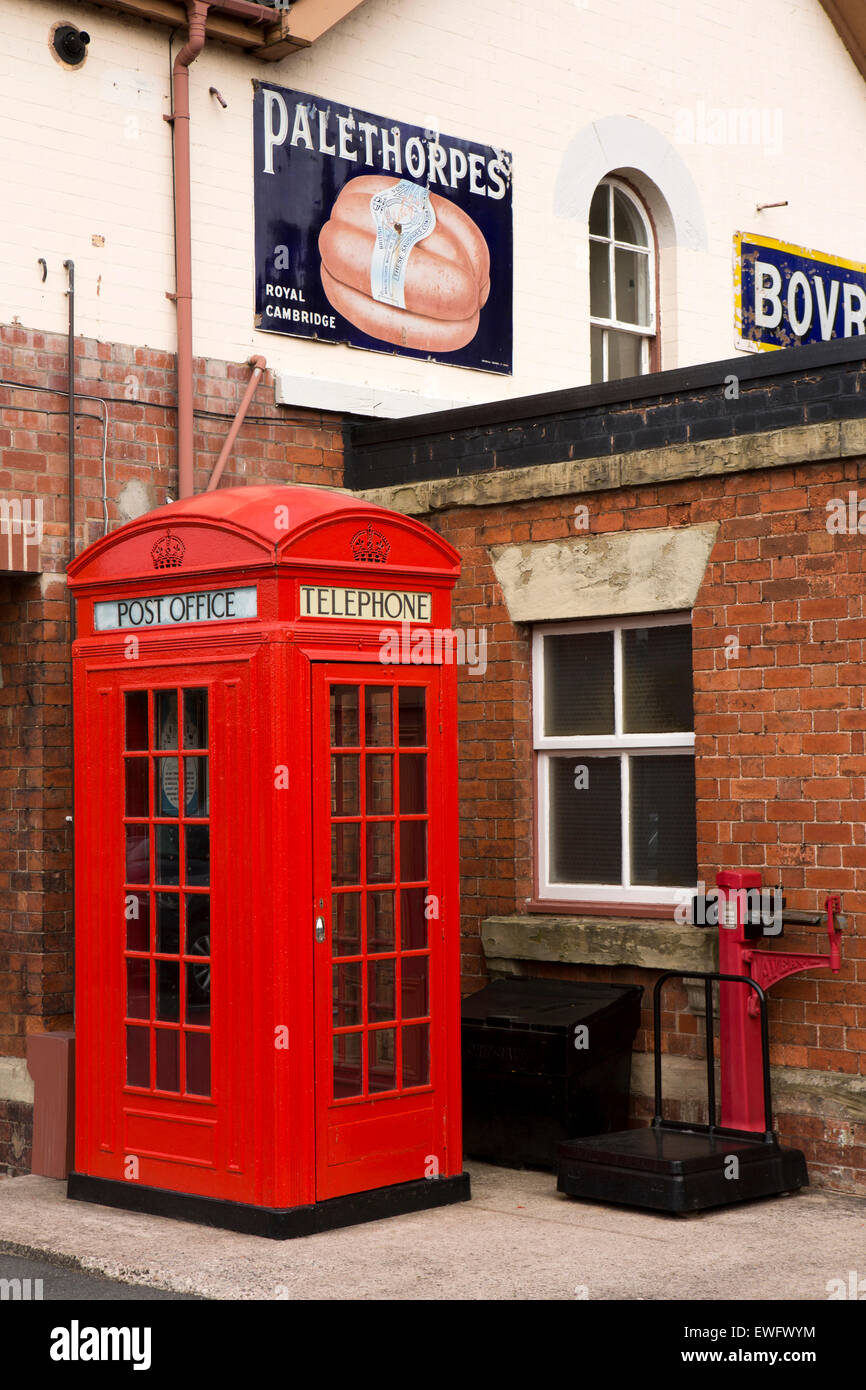 Royaume-uni, Angleterre, Worcestershire, Bewdley, Severn Valley Railway station, rare K4 téléphone/post box Banque D'Images