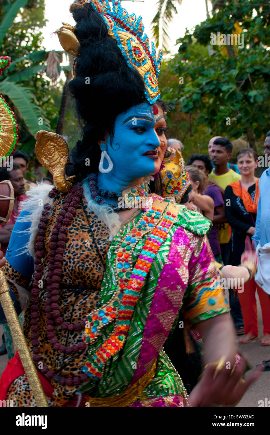 Ardhanarisvara - Shiva que l'homme et la femme, temple parade, Varkala, Kerala, Inde du sud Banque D'Images