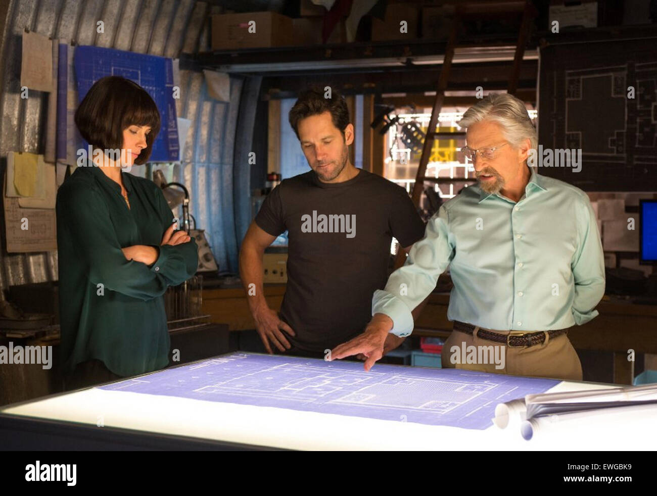 ANT-MAN 2015 Marvel/Disney film avec de gauche à droite : Evangeline Lilly, Paul Rudd et Michael Douglas Banque D'Images