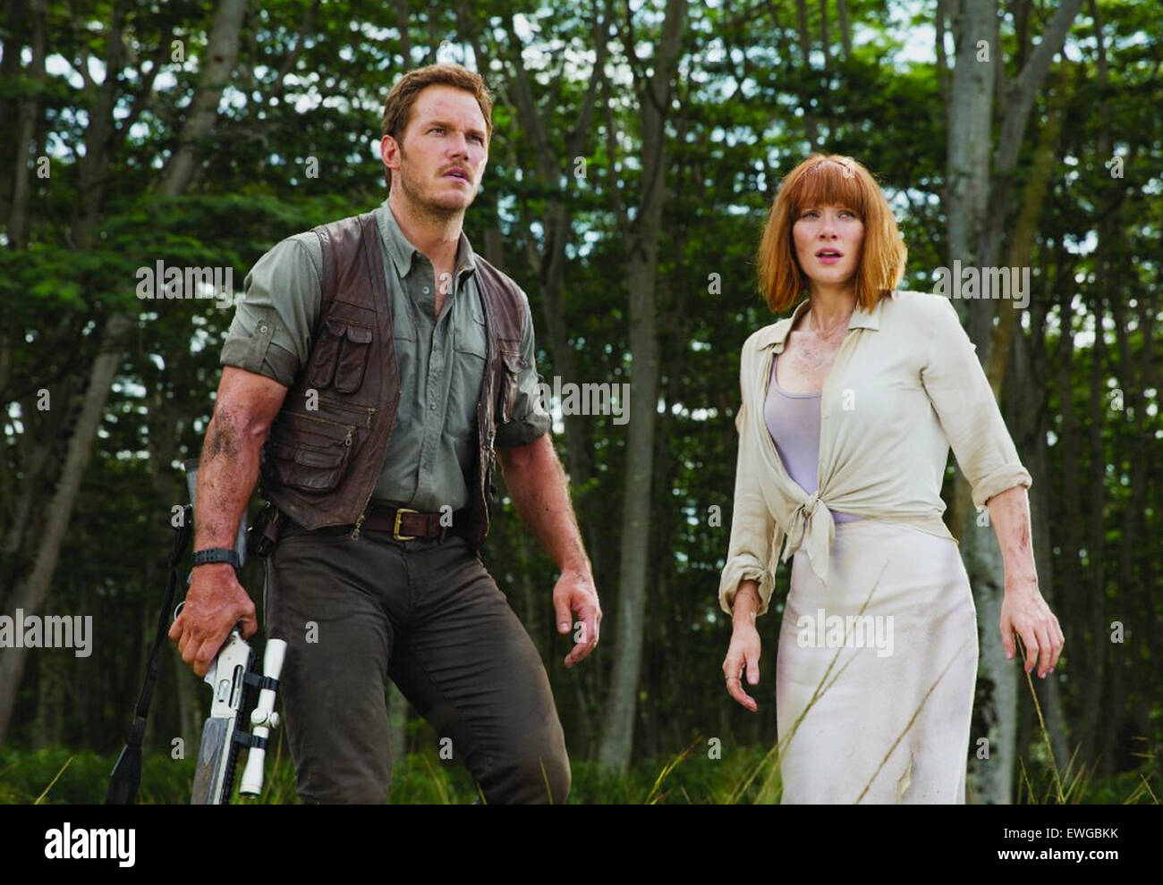 JURASSIC WORLD 2015 Universal Pictures film avec Bryce Dallas Howard et Chris Pratt Banque D'Images