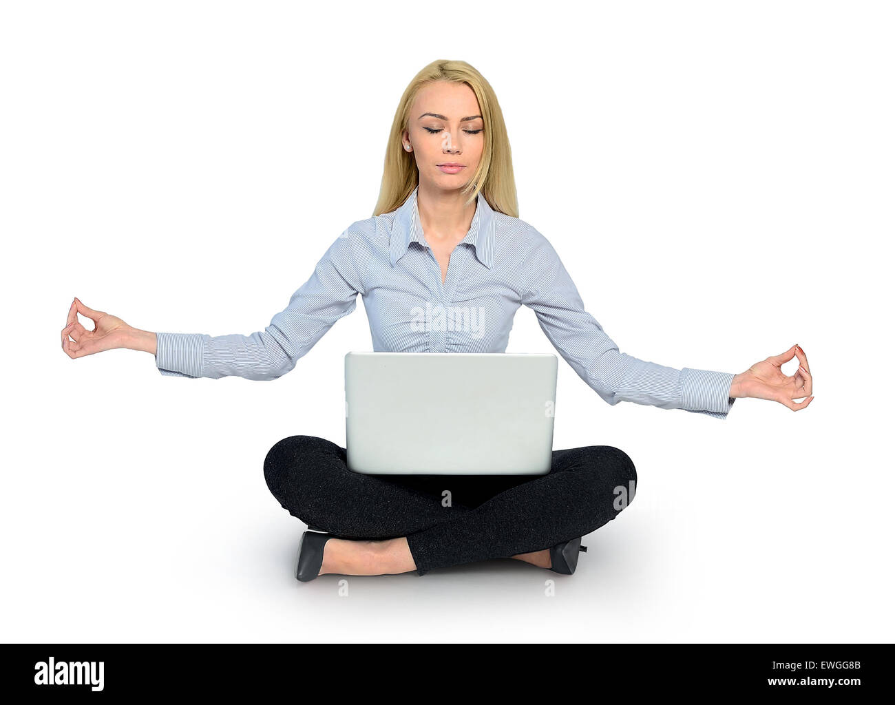Ordinateur portable et yoga femme isolé Banque D'Images