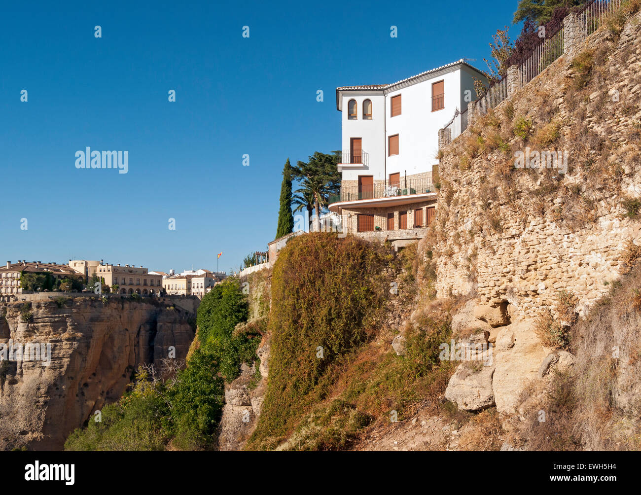 Chambre au sommet de la Gorge El Tajo, Canyon, Ronda, Andalousie, Espagne Banque D'Images