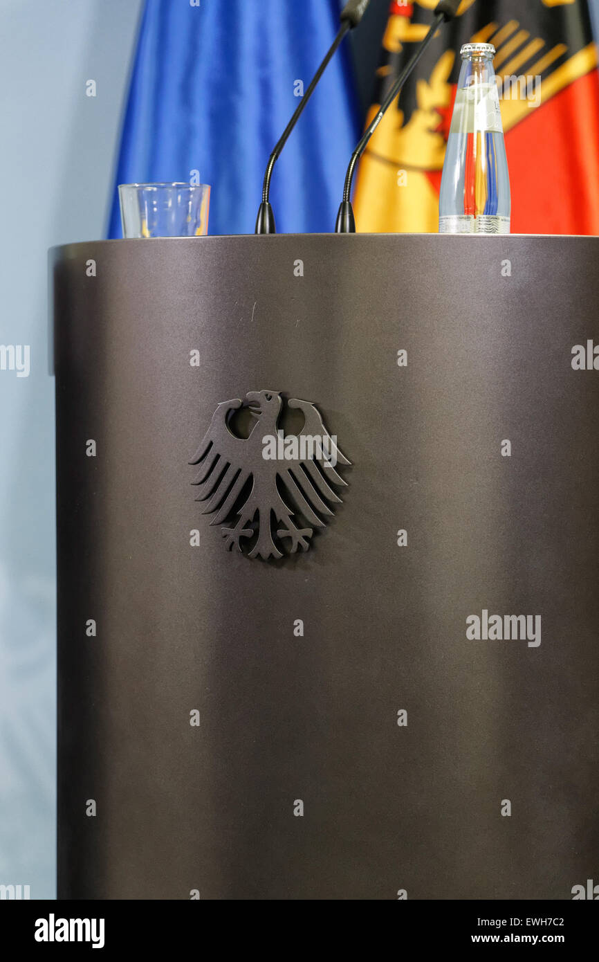 Berlin, Allemagne, le lutrin avec aigle dans la salle de conférence de presse Banque D'Images