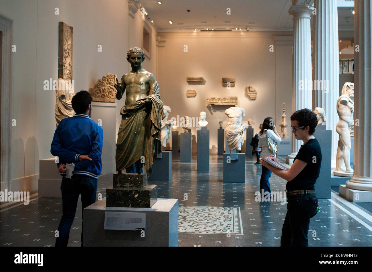Chambre de la période gréco-romaine dans le Metropolitan Museum of Art 1000 Fifth Avenue et 82e Rue. Galeries grecque et romaine Banque D'Images