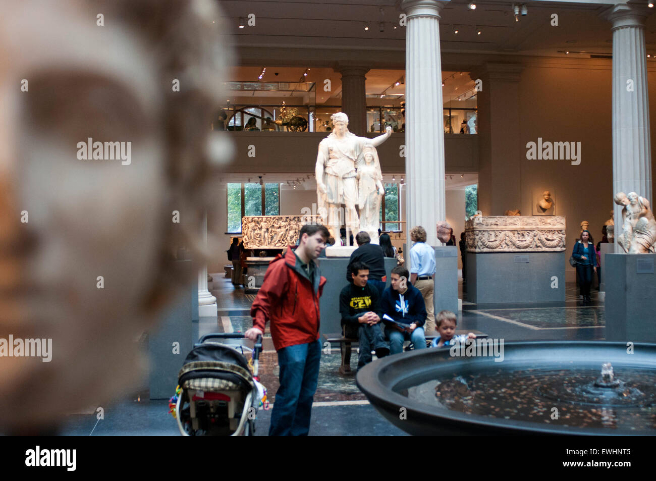 Chambre de la période gréco-romaine dans le Metropolitan Museum of Art 1000 Fifth Avenue et 82e Rue. Galeries grecque et romaine Banque D'Images