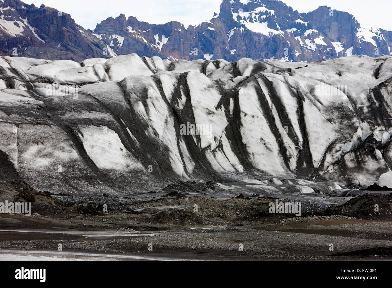 Couvert de cendres et de Skaftafell glacier Vatnajokull moraine frontale parc national en Islande Banque D'Images