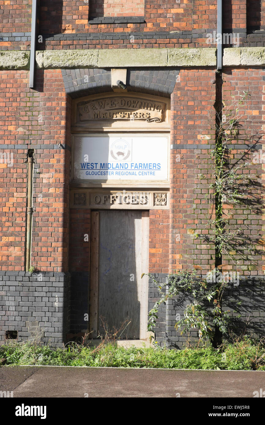 Entrepôts abandonnés à Gloucester Docks Banque D'Images