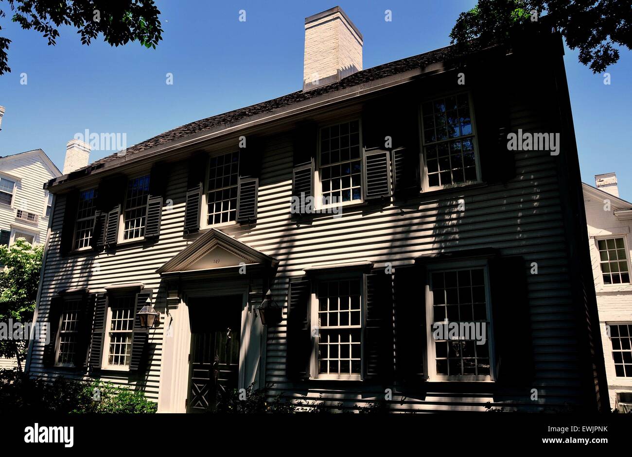 New Haven, Connecticut : 18e siècle maisons à ossature de bois sur le New Haven Green sert maintenant de l'université de Yale Visitor Centre Banque D'Images