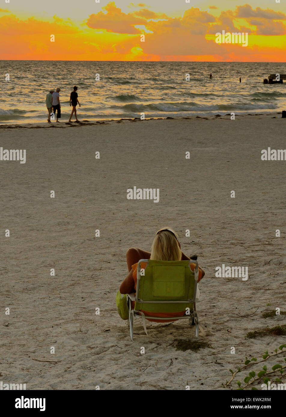 Bradenton Beach, Floride, États-Unis. 27 juin 2015. Coucher de soleil sur le golfe. Banque D'Images
