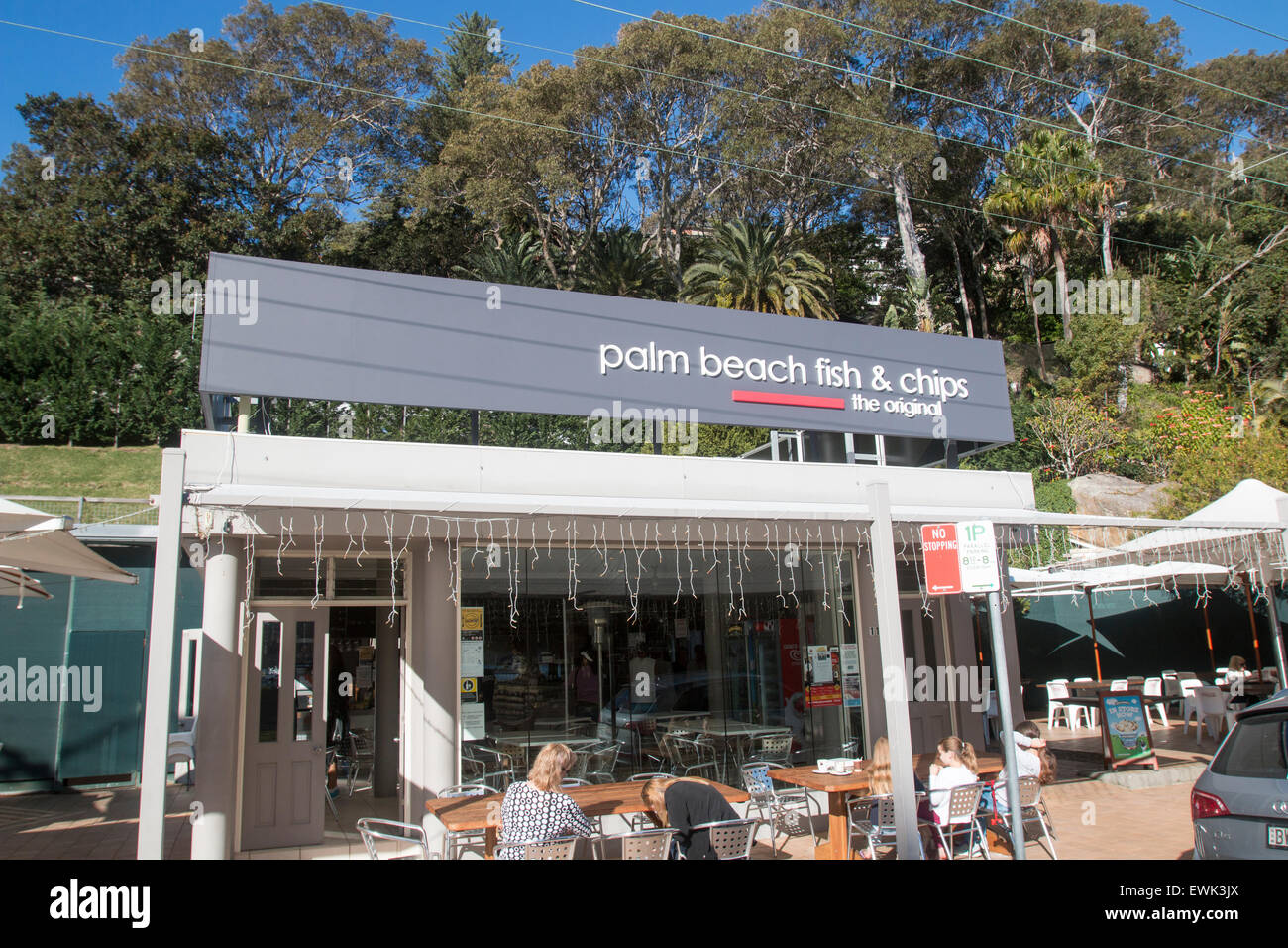 Fish and chips shop à Sydney's Palm Beach sur la route Barrenjoey desservant les plats à emporter et manger au,Sydney, Australie Banque D'Images