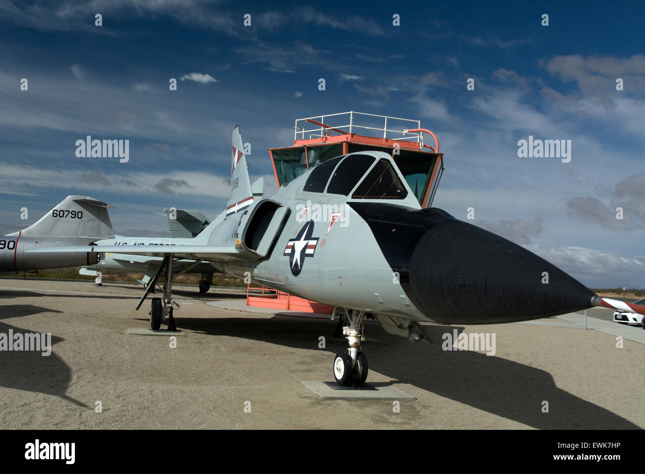 Corsair QF-106B Delta Dart, l'un des aéronefs en exposition au siècle à l'extérieur du cercle la base d'Edwards en Californie. Banque D'Images