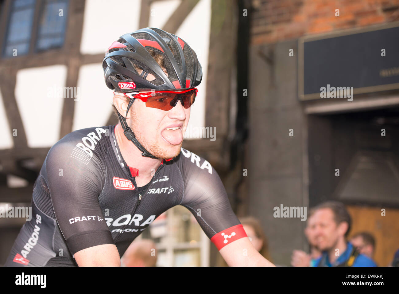 Lincoln, Royaume-Uni. 28 Juin, 2015. Scott Thwaites (Bora argon-18) réagit immédiatement après la fin de la British Cycling courir aux championnats du monde à Lincoln, Royaume-Uni, le 28 juin 2015. La course a été remportée par Peter Kennaugh (Team Sky). Crédit : Andrew Peat/Alamy Live News Banque D'Images