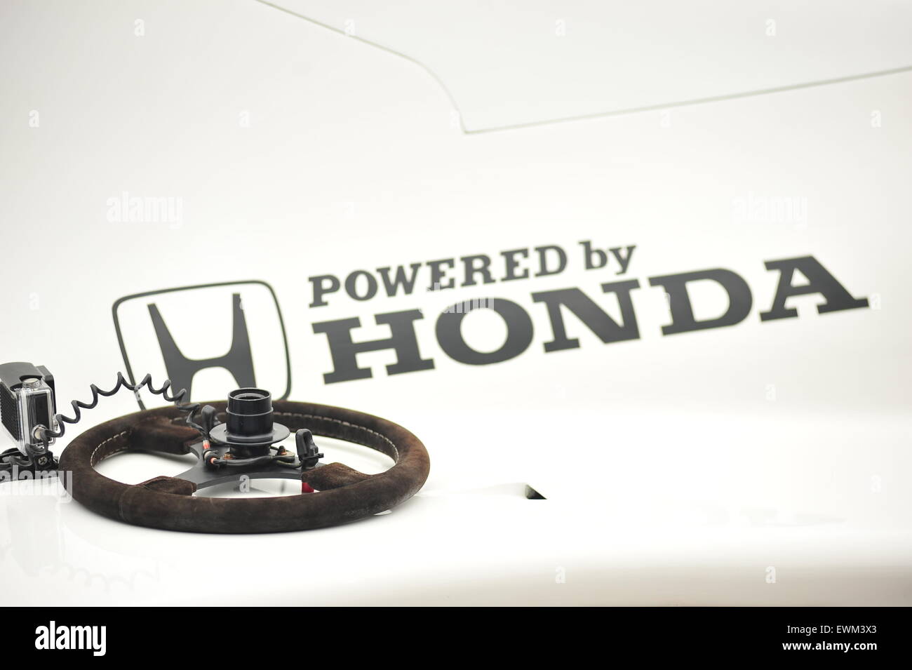 Historique Une Mclaren F1 voiture powered by Honda au Goodwood Festival of Speed. Les pilotes de course, des célébrités et des milliers de membres du public ont assisté à la Goodwood Festival of Speed pour voir les voitures de course anciennes et modernes et des vélos en action. Banque D'Images