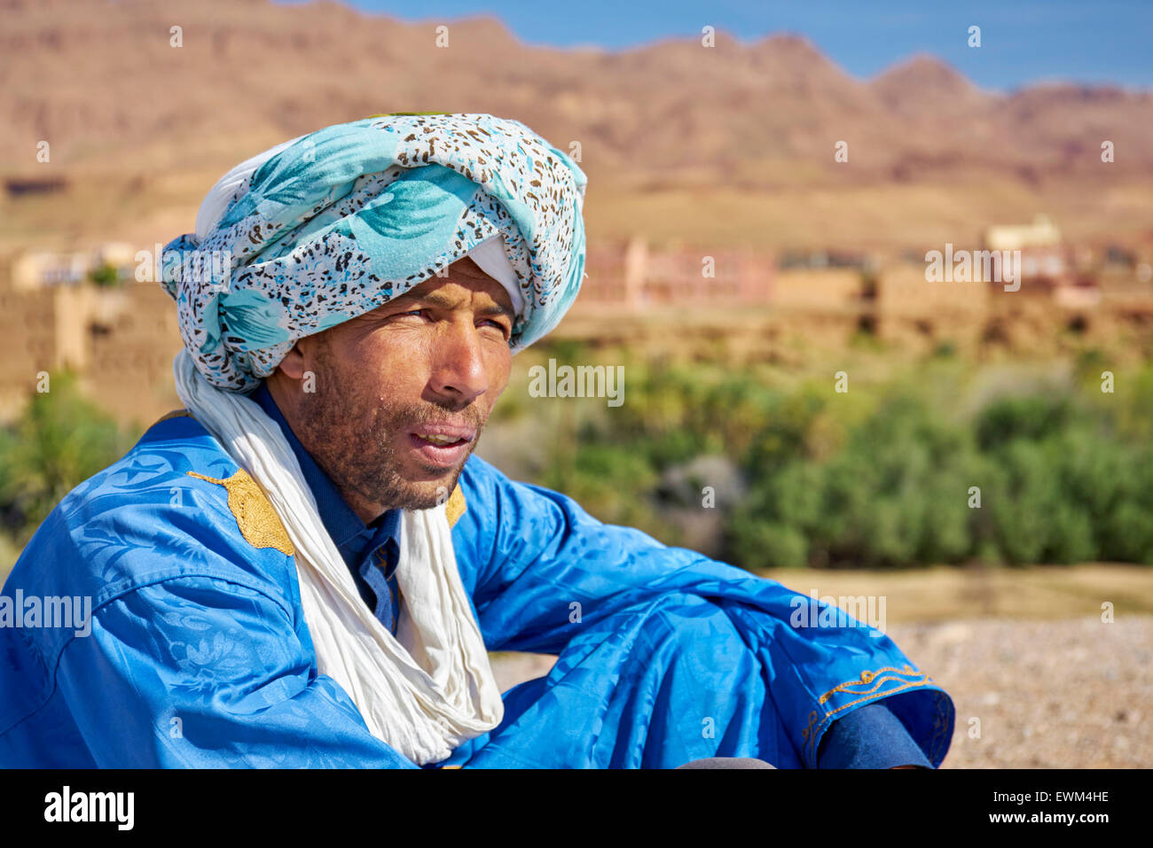 Homme berbère portant un turban, portrait, vallée du Dadès, au Maroc Banque D'Images