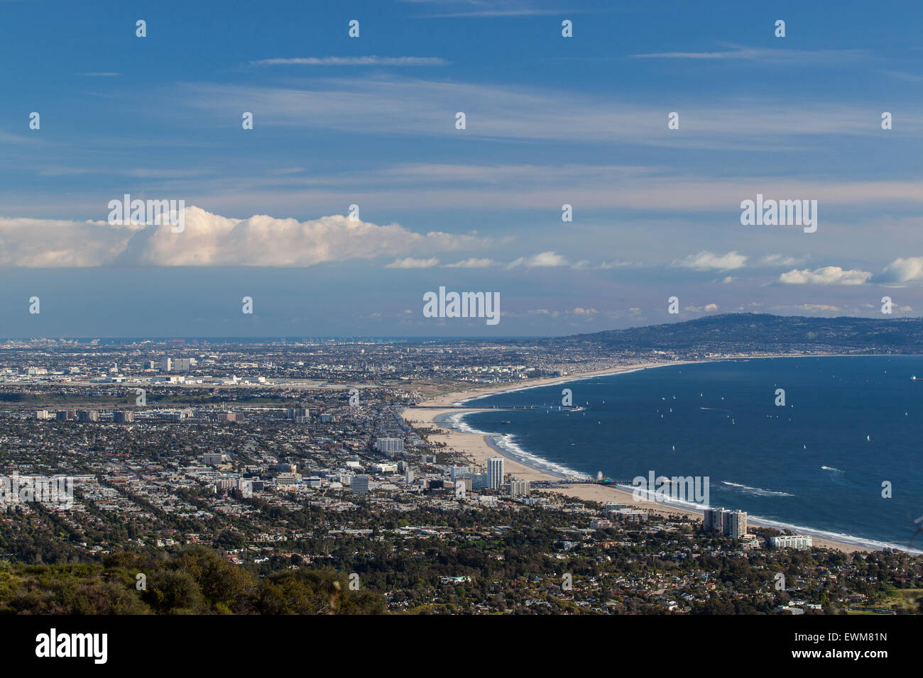 Vue de l'ouest de Los Angeles, Santa Monica et Venice Beach en face de la baie de Santa Monica. Banque D'Images