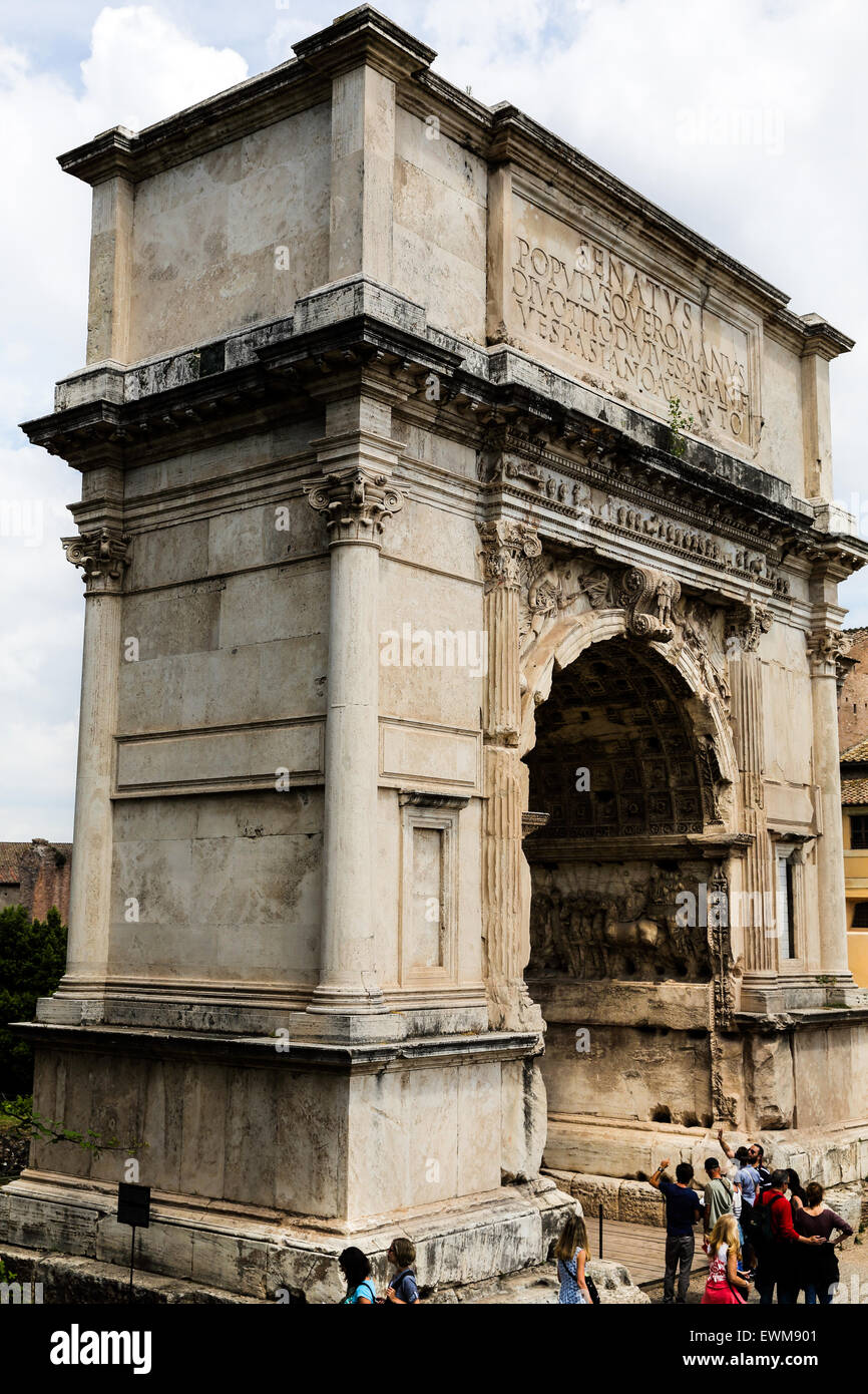 Arc de Titus dans le Forum enceinte de Rome Banque D'Images