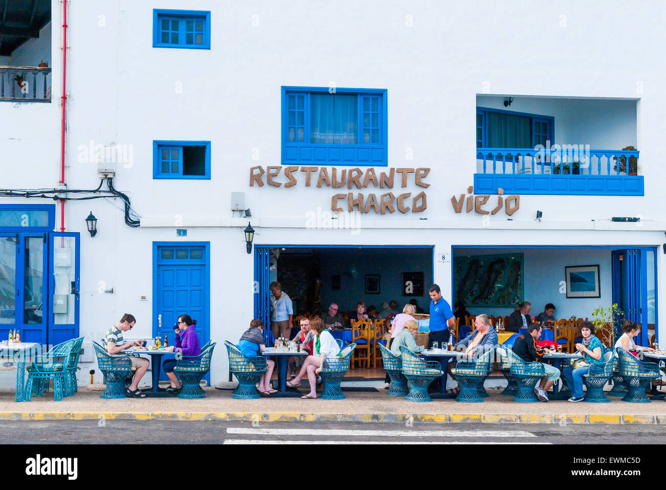 Restaurante Charco Viejo du port dans la petite ville de Orzola Lanzarote Banque D'Images