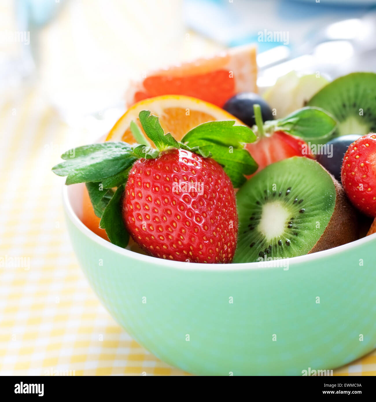 Concept de régime salade faite avec des fruits et légumes Banque D'Images