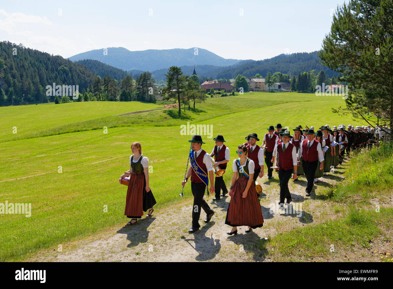 Procession du Corpus Christi, Rohr im Gebirge, district industriel, Basse Autriche, Autriche Banque D'Images Procession du Corpus Christi, Rohr im Gebirge, district industriel, Basse Autriche, Autriche Banque D'Images