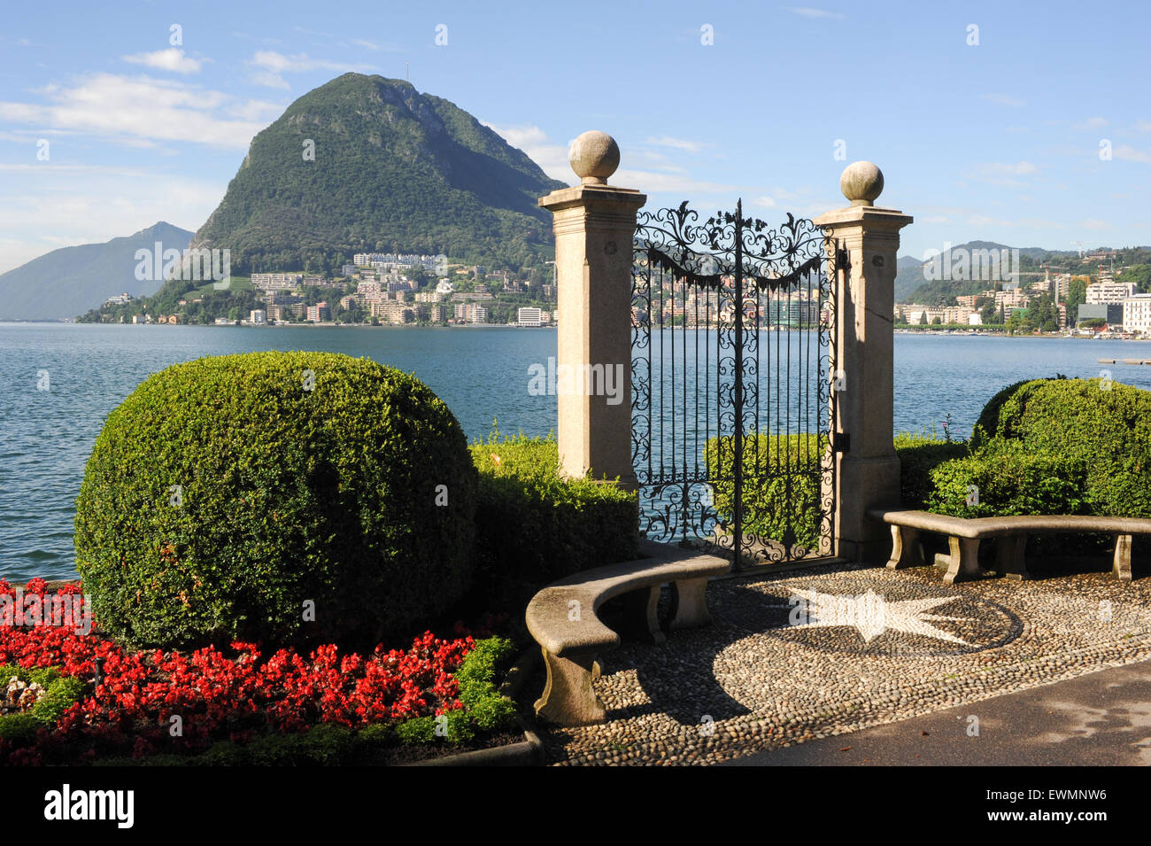 Lugano, Suisse - Vue sur le golfe du jardin botanique de la ville Banque D'Images