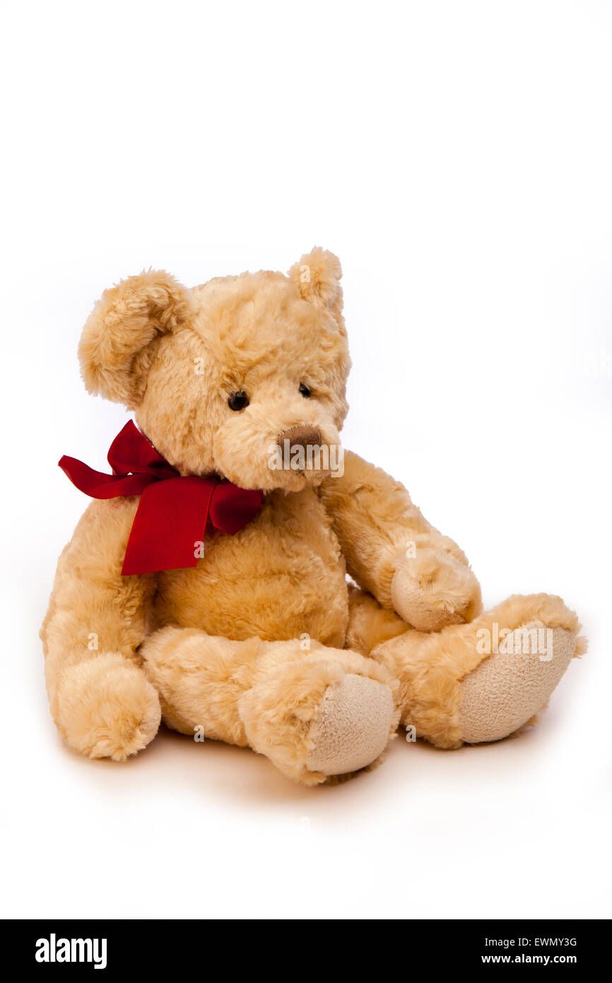 Les jouets, les ours de l'enfant avec ruban rouge autour du cou Banque D'Images