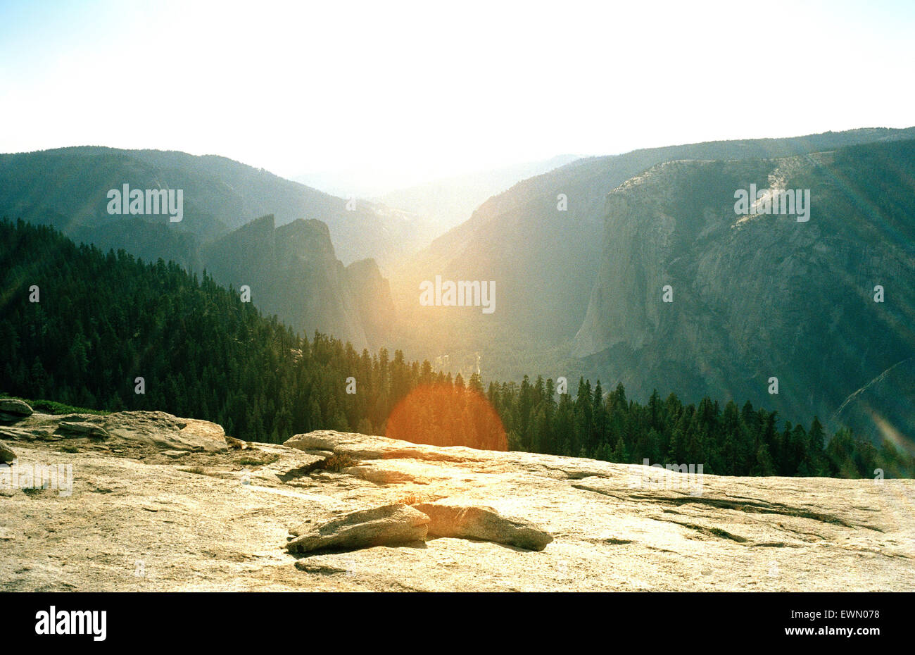 Coucher du soleil à partir de la torche au dôme sentinelle vallée de Yosemite, Yosemite National Park, califonria Banque D'Images