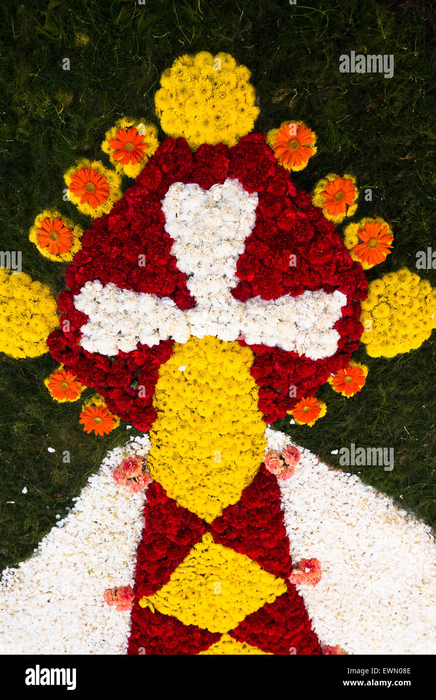 Infiorata fête baroque des images faites de pétales de fleurs, Noto, Sicile Banque D'Images