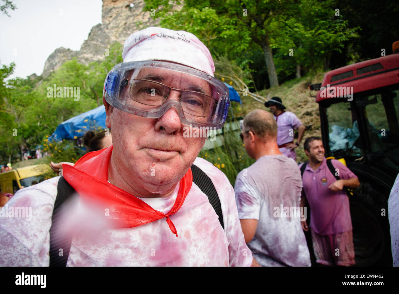 Riscos de Bilibio, Haro, La Rioja, Espagne. 29 juin 2015. Haro carnavaliers à Bataille de vin qui a lieu chaque année sur la journée. Banque D'Images