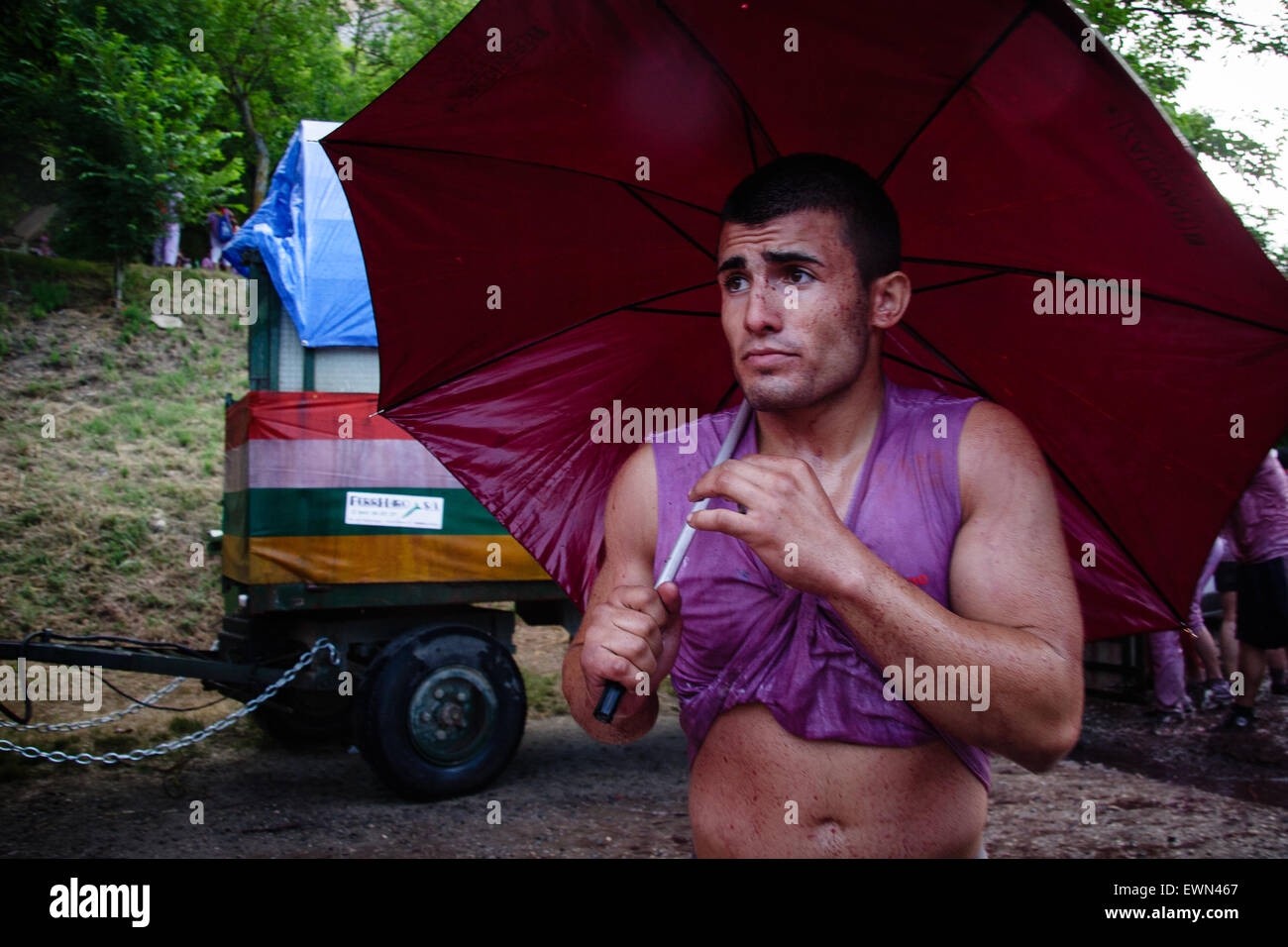 Riscos de Bilibio, Haro, La Rioja, Espagne. 29 juin 2015. Haro carnavaliers à Bataille de vin qui a lieu chaque année sur la journée. Banque D'Images