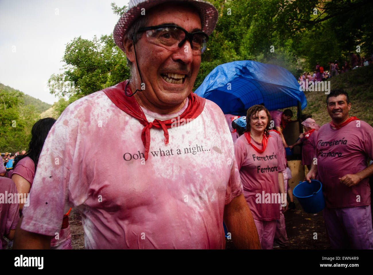 Riscos de Bilibio, Haro, La Rioja, Espagne. 29 juin 2015. Haro carnavaliers à Bataille de vin qui a lieu chaque année sur la journée. Banque D'Images