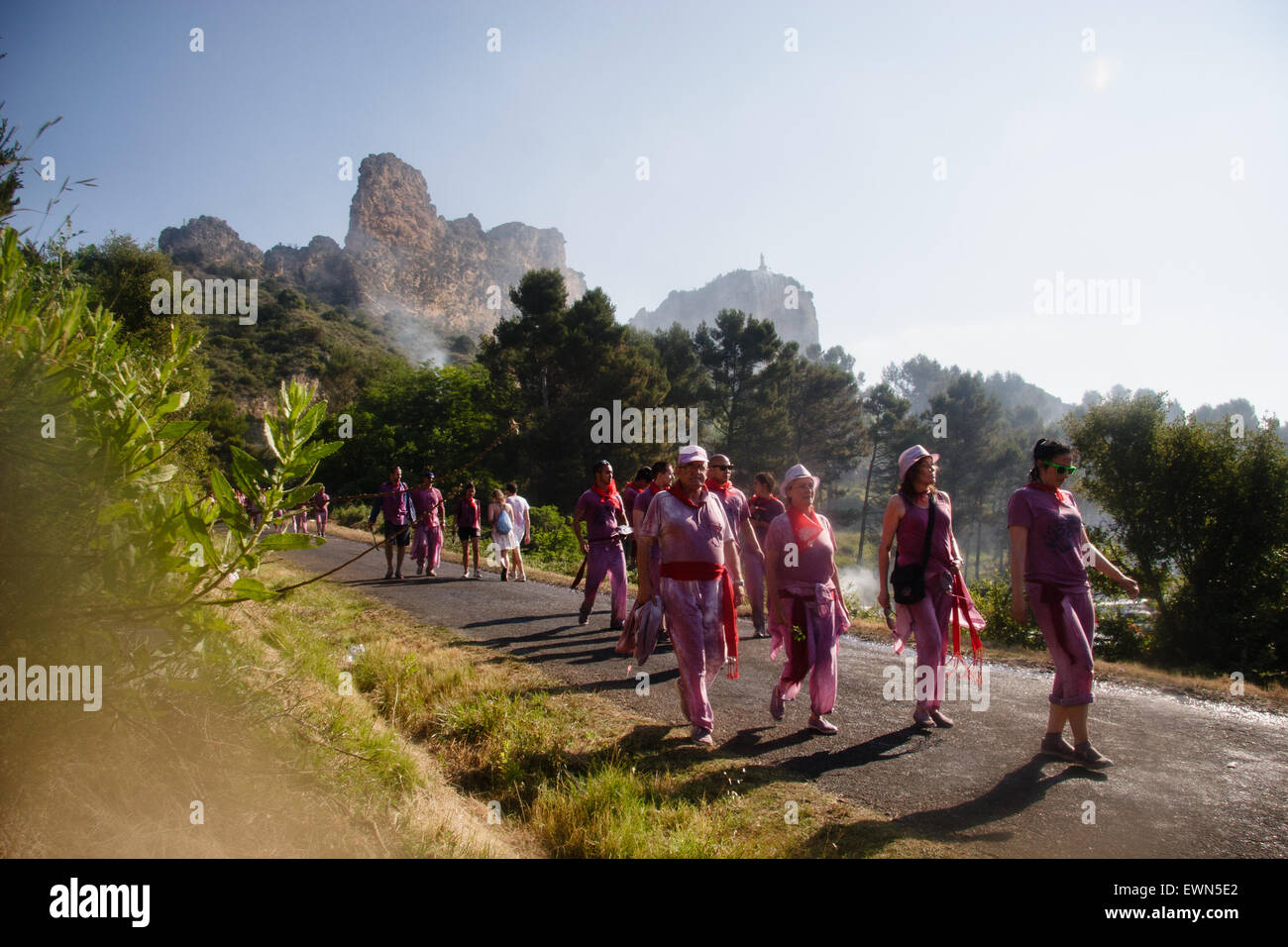 Riscos de Bilibio, Haro, La Rioja, Espagne. 29 juin 2015. Haro carnavaliers à Bataille de vin qui a lieu chaque année sur la journée. Banque D'Images